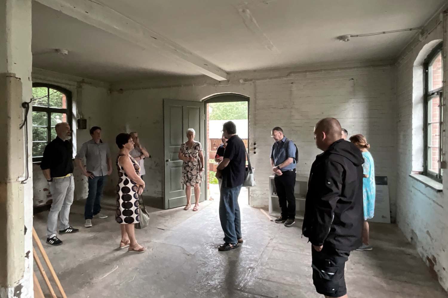 Besuch der Landespolitik im Garnisonschützenhaus: Zukunftspläne für ein Kulturdenkmal (2)